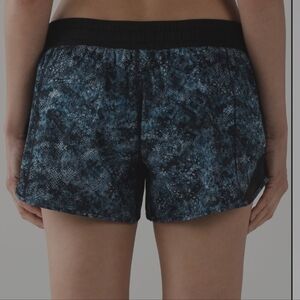 Lululemon Hottie Hot Shorts Size 6